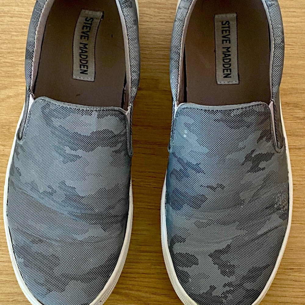 Steve Madden slip in sneakers